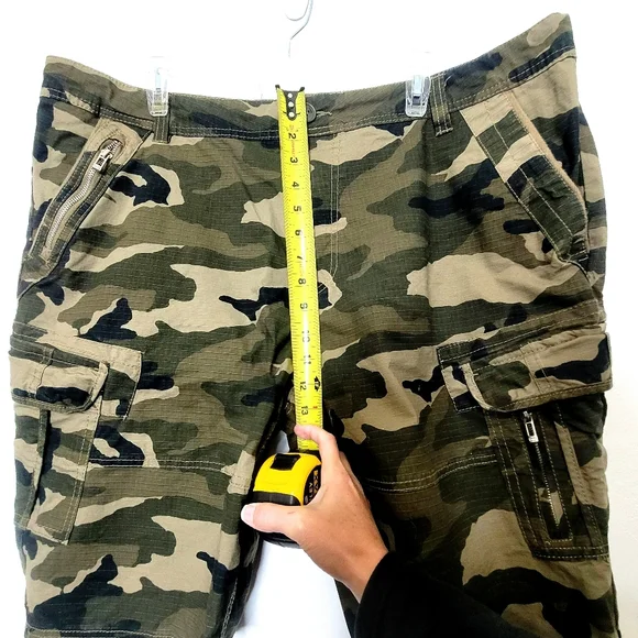 ECKO UNLTD Camoflague Cargo Shorts Men's Size 40 - Picture 7 of 11